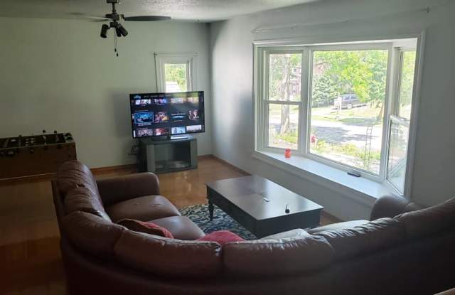 1649 N Fernwood St photos photos