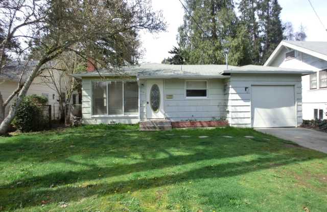 Cozy home close to town photos photos