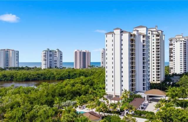 8990 Bay Colony Dr Gallery 2