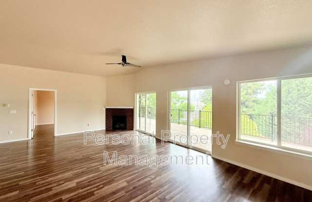 1710 Lincoln Ave. Gallery 4