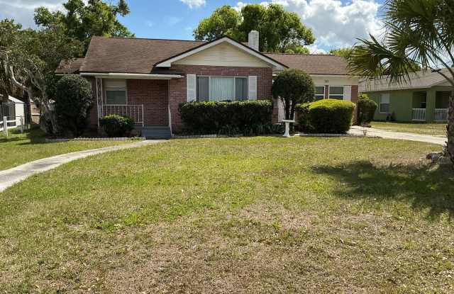 3 Bed / 2 Bath Home in North Lakeland – Spacious Yard & Great Location photos photos