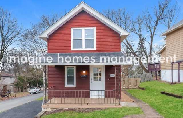 2898 Maple Street photos photos