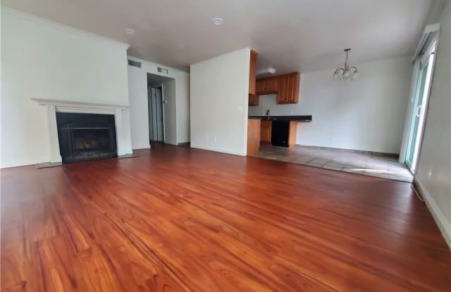 23635 Golden Springs Drive Gallery 2