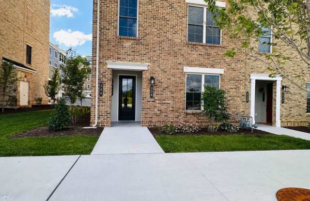 *$3000 Leasing Special* Modern 3 Bedroom, 2.5 Bath Townhouse photos photos