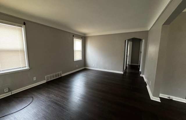 8278 Roselawn Street Gallery 3