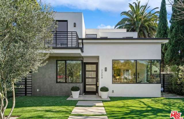 2208 CALIFORNIA AVE - 2208 California Avenue, Santa Monica, CA 90403