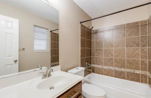1006 Buttercup Court Gallery 4