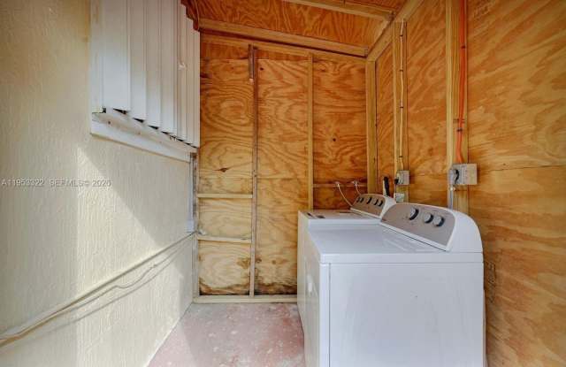 17950 NW 6th Ct photos photos