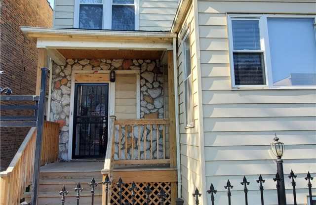 4920 W Potomac Avenue photos photos