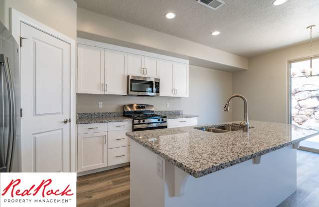 Stunning 4 Bedroom Townhome in Hurricane Heights photos photos