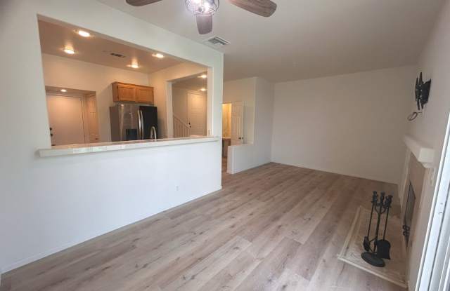 Milano Community : Beautiful 2 Bedroom 2.5 Bath Attached Townhouse in Gate Community, Gallery 4