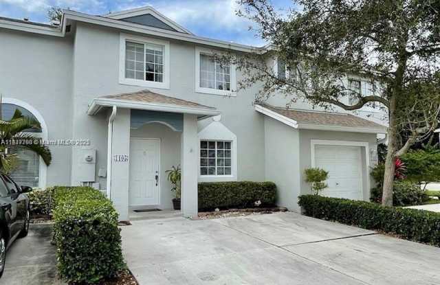 1105 SW 44th Way photos photos