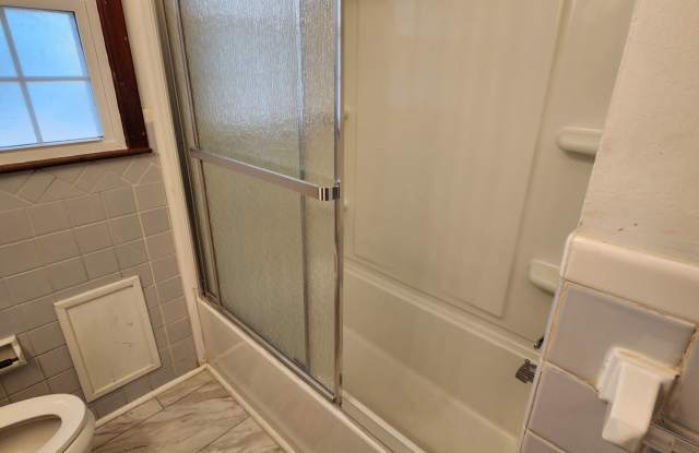 638 Sunview Dr - 638 Sunview Drive, Athens, TN 37303