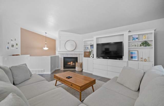 Bright  Comfortable 3 Bedroom Home photos photos