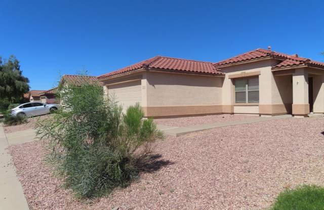Spacious 3-bedroom plus den in North Phoenix - 3026 West Roberta Drive, Phoenix, AZ 85083