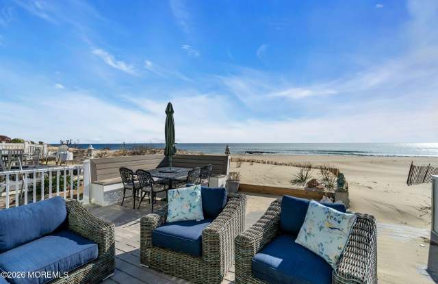 55 Beach Front Gallery 3