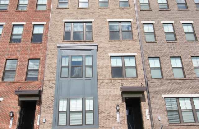 43355 RADFORD DIVIDE Terrace - 43355 Radford Divide Terrace, Moorefield Station, VA 20148