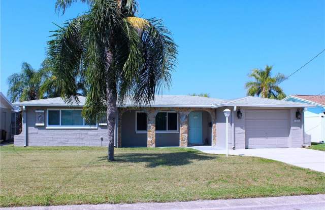 12705 5TH ISLE - 12705 5th Isle, Hudson, FL 34667