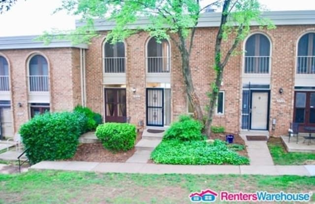 5721 North Kings Hwy - 5721 North Kings Highway, Huntington, VA 22303