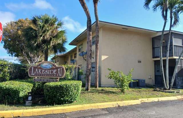 15659 SW 73rd Cir Ter - 15659 Southwest 73rd Circle Terrace, Kendall West, FL 33193