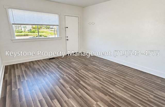 $400 OFF 1ST MONTH & APPLICATION REIMBURSED! Small Dog Allowed! 1 Bedroom/1 Bathroom/1 Car Garage for Storage $800/$800 Gallery 3