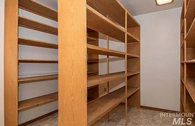 1505 East 10th Street North Gallery 2
