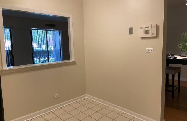 1605 East CENTRAL Road Gallery 4