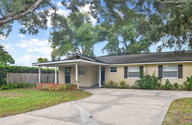 Renovated two bedroom duplex with private yard photos photos