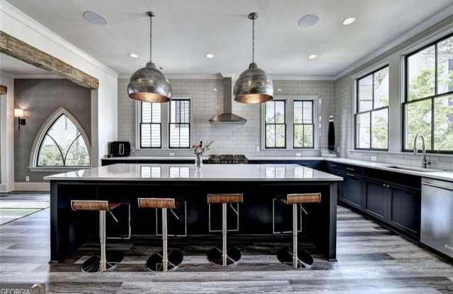2555 Brook Run Gallery 2