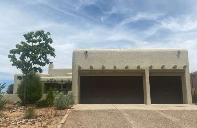 COMING SOON -Beautiful home located in rio rancho - aprox 1700 sq ft - 528 and Iris photos photos