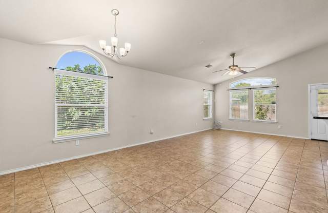 Great 4 Bedroom 2 Bath Home in Midway ISD with a nice yard in Sendero Springs! Gallery 4