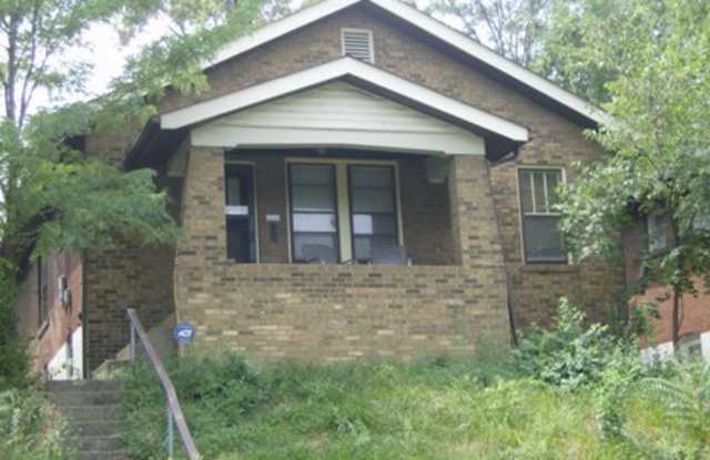 Three Person 2 Bedroom/1 Bath House for Rent in Southwest City Gallery 1