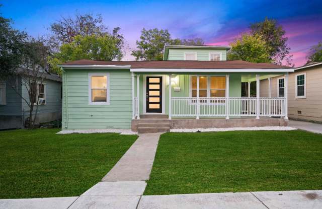 Chic Highland Park Estates Home: Updated 3BR/2BA with Private Yard photos photos
