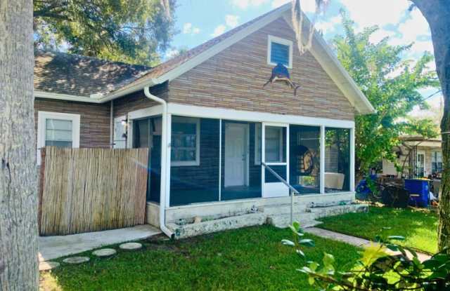 136 West Pine Bluff Street - 136 West Pine Bluff Street, Edgewater, FL 32132