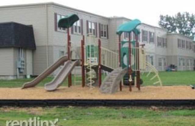 Colonial Square Apartments Gallery 2
