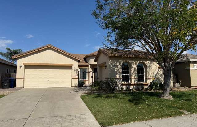 5-bedroom single story in Manteca! Gallery 1