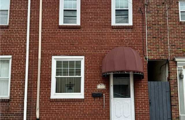 1511 Sarah St photos photos