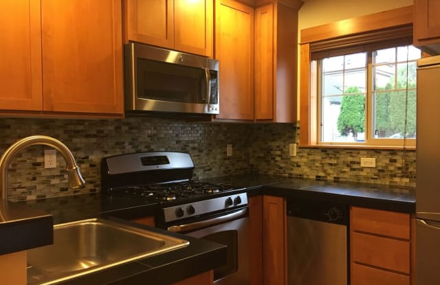 2109 B 15 Ave S - 2109 15th Ave S, Seattle, WA 98144