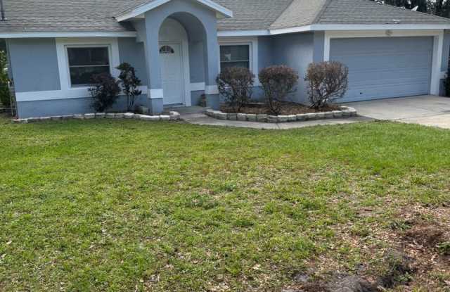 4 Bedroom, 2 bath single family home at 1022 W. Harbor Drive, Deltona, FL 32725 - 1022 West Harbor Drive, Deltona, FL 32725