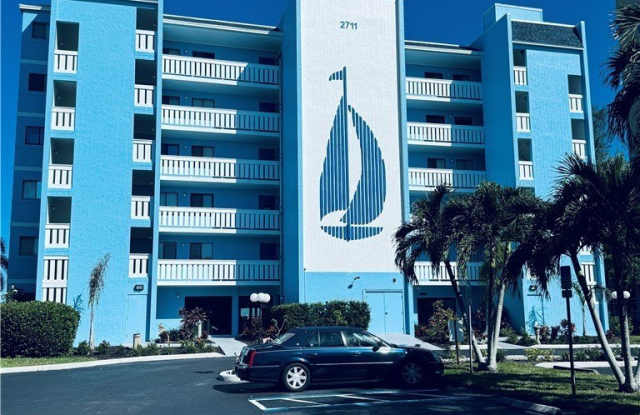 2711 1st Street unit: 102 photos photos