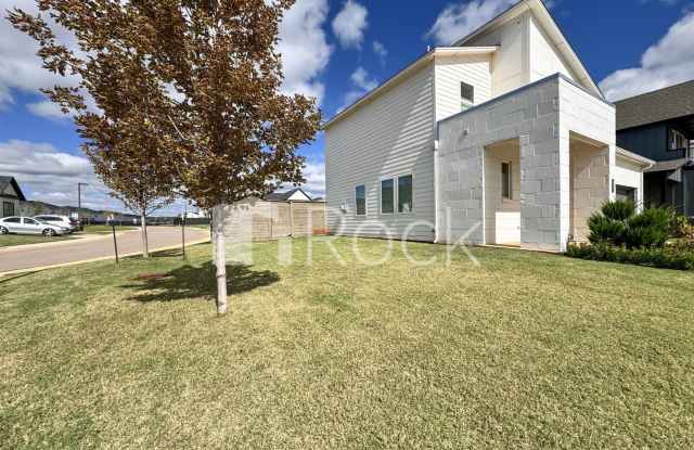 Contemporary 3 Bedroom with 2.5 Baths in Gated Community Gallery 3