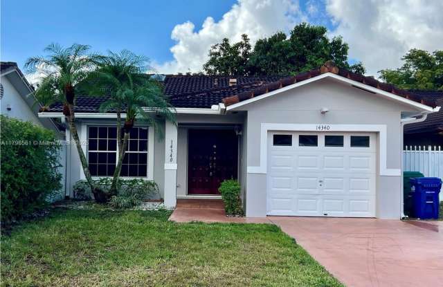14340 SW 102nd St photos photos