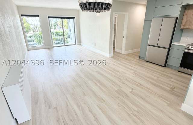 641 Espanola Way photos photos