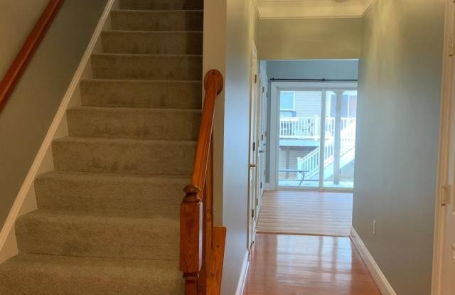 3301 CASTLE RIDGE Circle Gallery 2