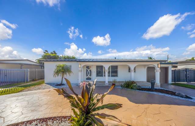 490 W 33rd Pl photos photos