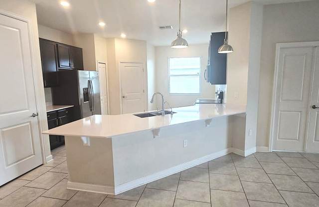212 Bergamot Loop Gallery 2