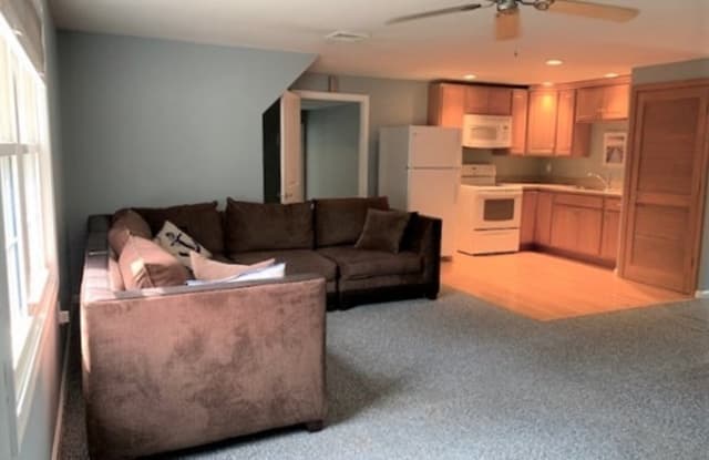 200 Mattapoisett Rd - 200 Mattapoisett Road, Plymouth County, MA 02770
