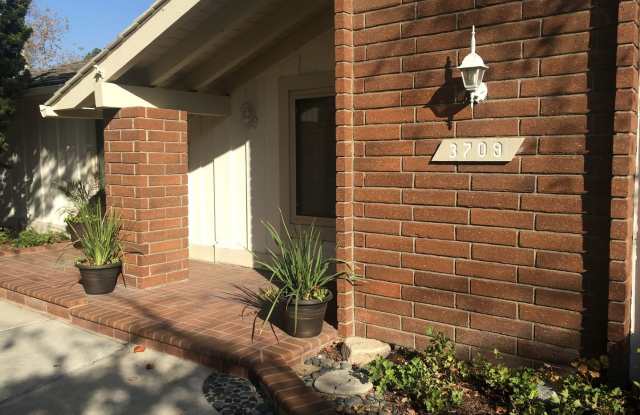 3709 S SeaCliff Gallery 3