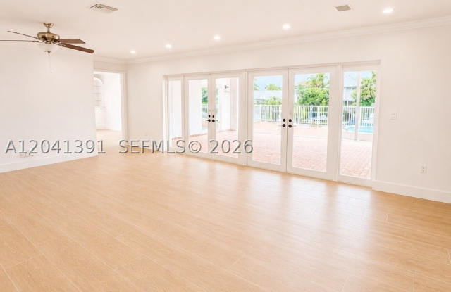 13005 Zambrana St Gallery 3