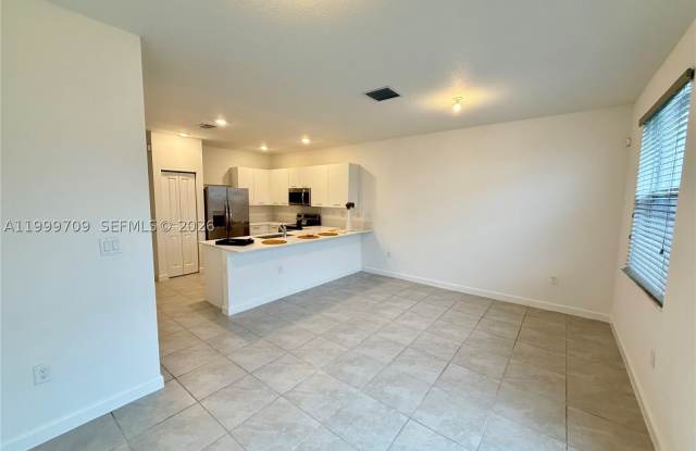 12223 NW 23rd Pl Gallery 2